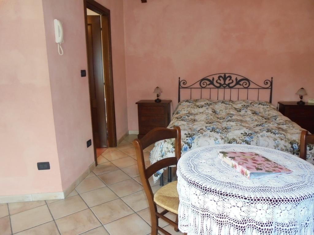Agriturismo La Terrazza Sul Bosco Villa Barolo Dış mekan fotoğraf
