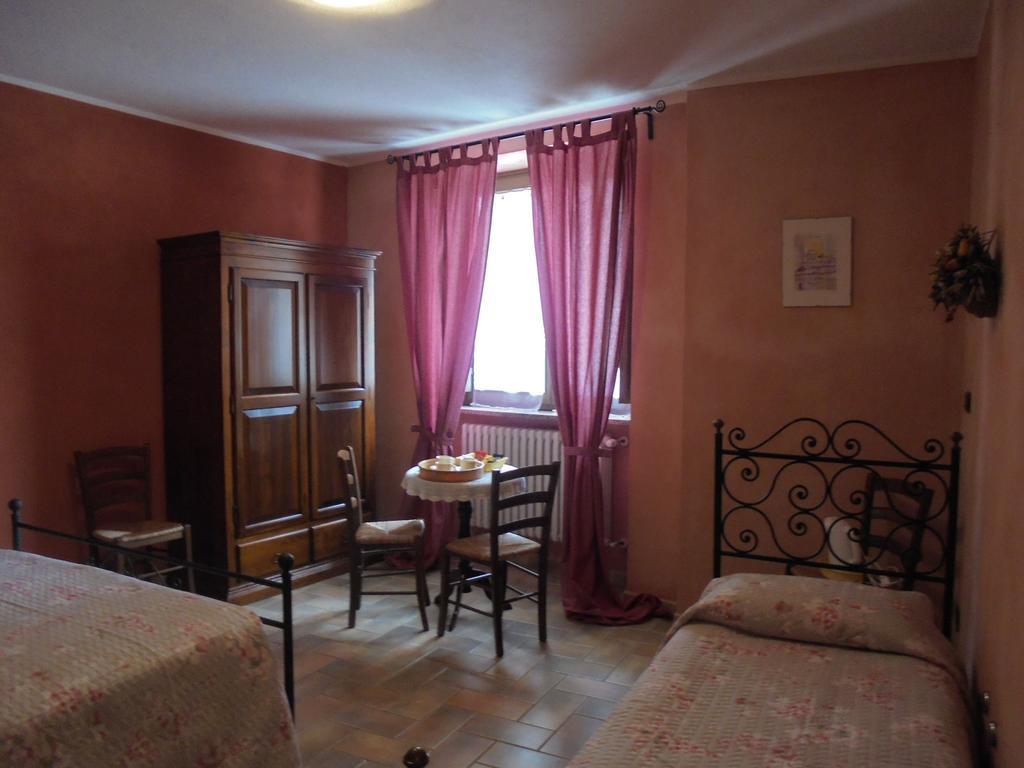 Agriturismo La Terrazza Sul Bosco Villa Barolo Dış mekan fotoğraf